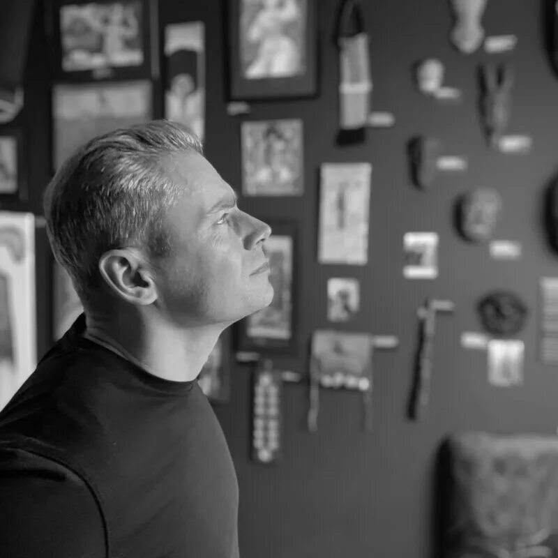 Ведущие невероятно интересных историй на рен. Алексей корзин. алексей корзин путешественник. ведущий программы невероятно интересные истории. невероятно интересные истории ведущий алексей корзин.