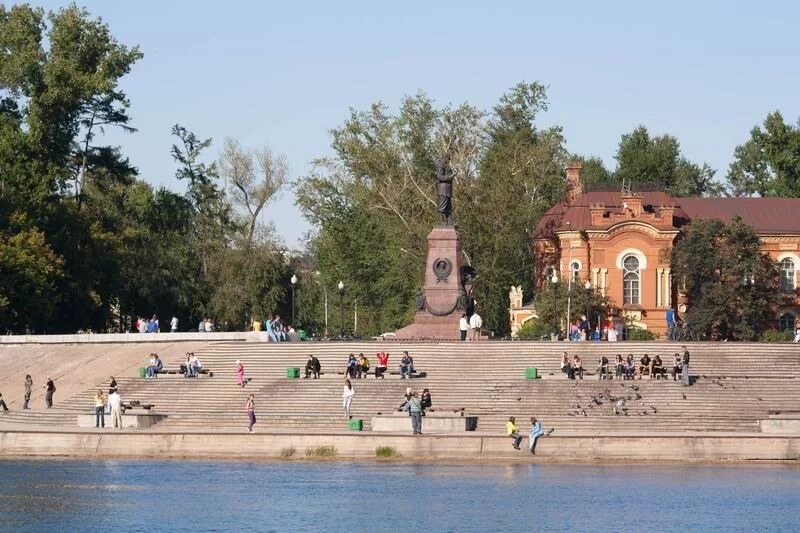 амфитеатр иркутск остров юность. парк остров юность иркутск. остров юность иркутск.