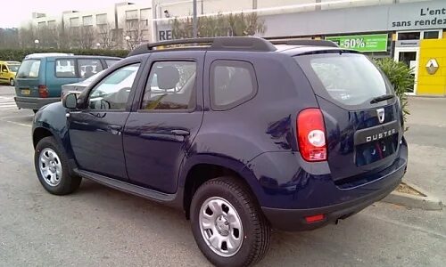 Цвета краски рено дастер. Рено дастер синий. рено дастер синий цвет. renault duster темно синий 2016. logan renault duster.