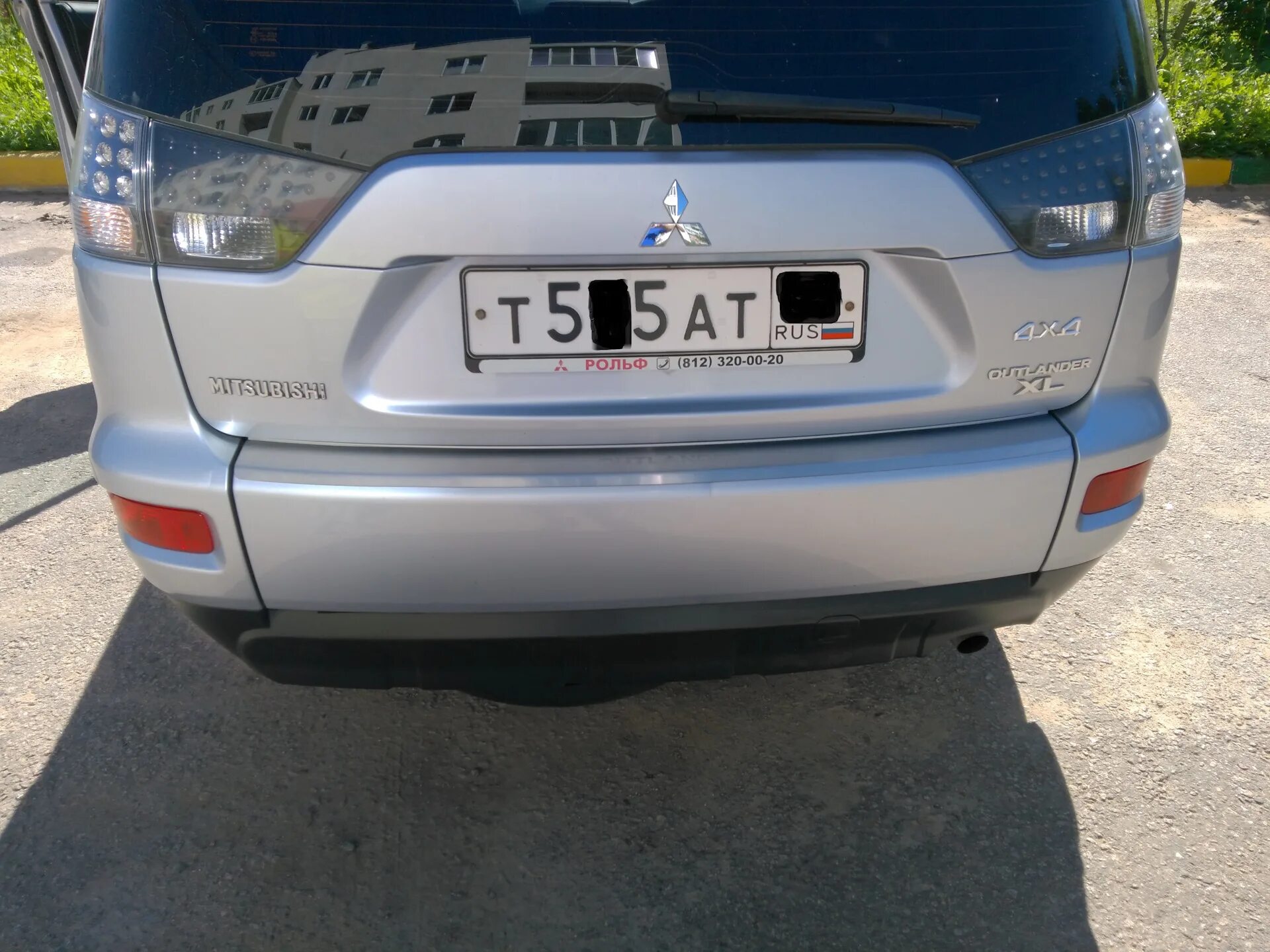 Задний бампер мицубиси аутлендер. Накладка крышки багажника mitsubishi outlander 2008. накладка бампера outlander xl. митсубиши аутлендер 2008 задний бампер. задний бампер аутлендер xl 2011.