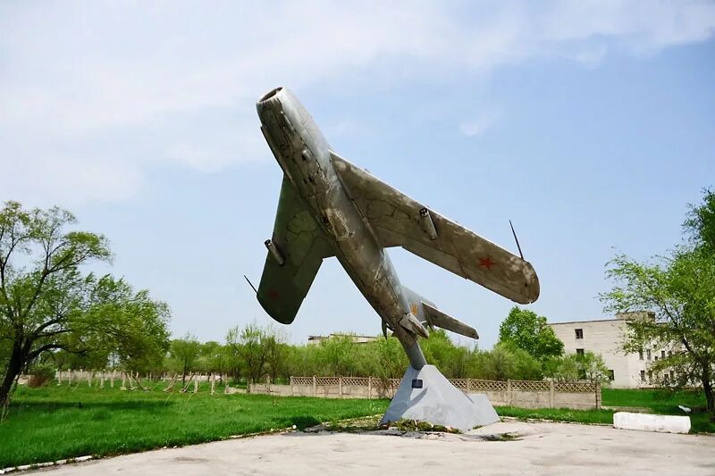 Летно-Хвалынское Спасск Дальний. Памятники в Спасске Дальнем Приморского края. Летно-Хвалынское Приморский край достопримечательности. Аэродром Спасск Дальний. Прим спасск дальний