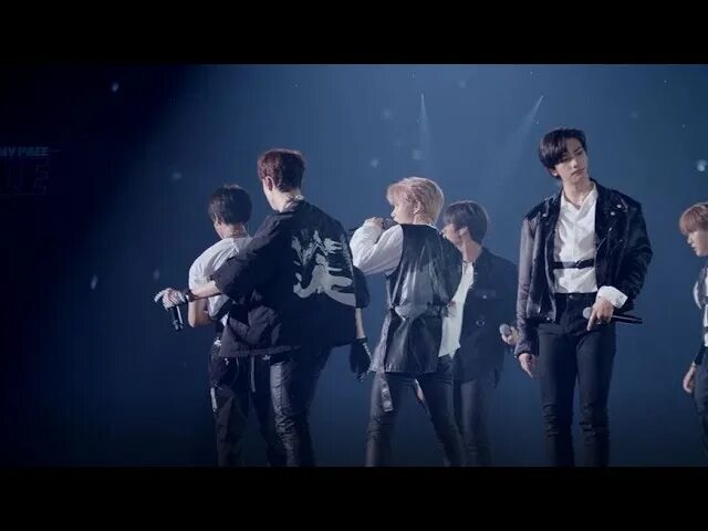 Living pace. Living pace. Model i-pace v. Living pace. Stray kids концерт.