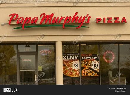 RIVER FALLS,OCTOBER 18,2017: A closeup view of the Papa Murphy's retai...