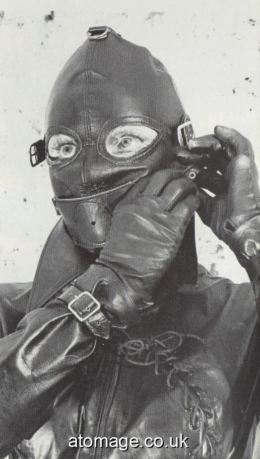 Leather Gloves Mask. Robbery woman in Gloves and Mask. Latex Gloves Mask. Противогаз перчатки