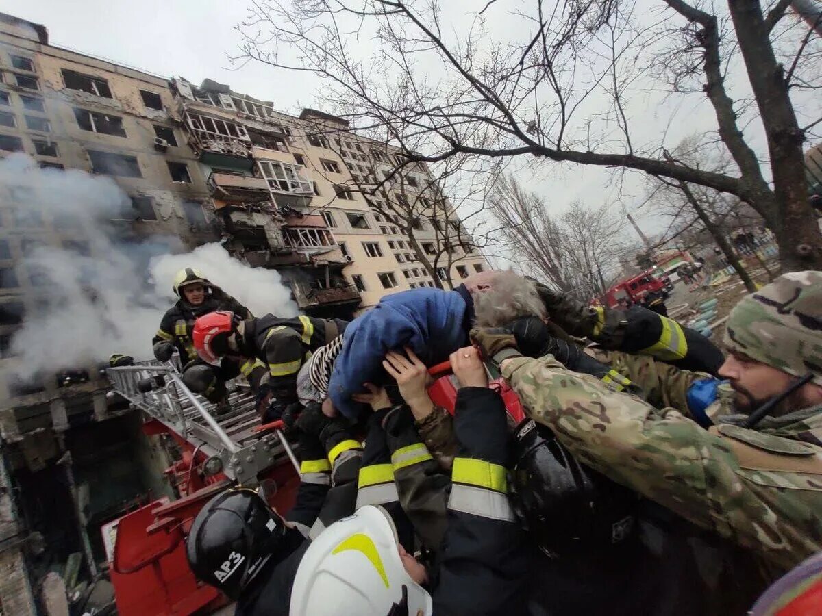 Пожар фото. Бомбят киев сегодня последние новости