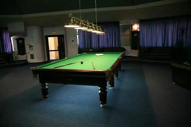 бильярд на курской 15 шар. русский бильярд. игра pyramid бильярд. бильярдные столы с шарами. бильярдный клуб шар.