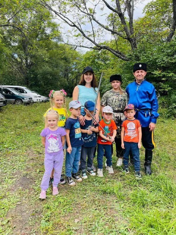В москве родились пятерняшки. Пятерняшки анастасия меркулова. Многодетная семья меркуловых. Пятерняшки из приморья. Пятерняшки.