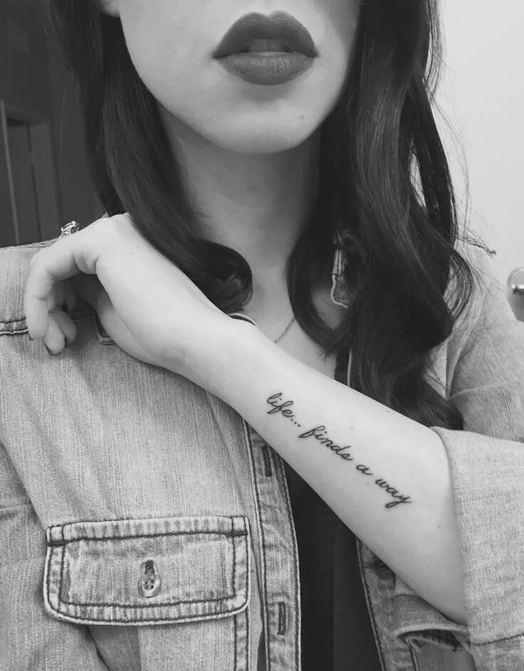 Татуировка у-Вэй. Outer forearm quote Tattoos. Writing Tattoo ideas tumblr.