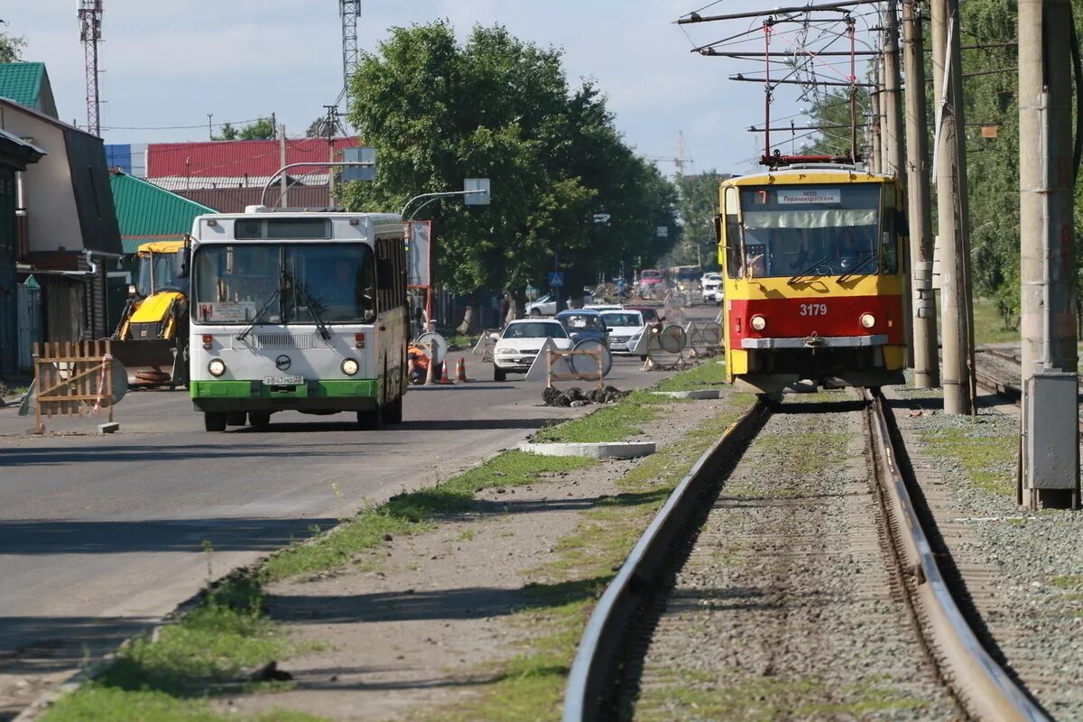 Трафик барнаул автобусы. Трамвай Барнаул 3179. Транспорт Барнаул. Подорожает проезд в Барнауле. Как ездили трамваи в Барнауле 2019.