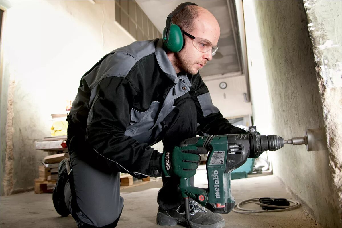 Перфоратор год. Перфоратор SDS-Plus Metabo Khe 3251. Перфоратор сетевой Metabo Khe 3251 (3.1 Дж) 20 н·м. Перфоратор SDS-Plus Metabo Khe 3251 кейс. Metabo 600659000.