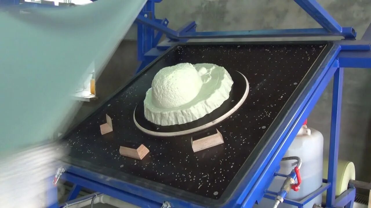 Вакуумная формовка абс. Станок для вакуумной формовки пластика. термовакуумная формовка пнд. станок пресс форма для пластика вакуумный. вакуумный формовщик для пластика.