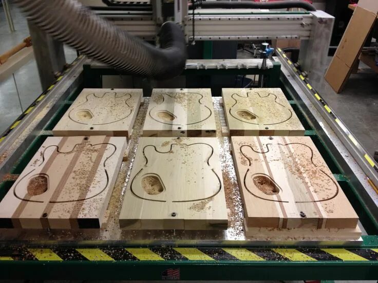 Что можно производить на станке. Станки чпу cnc wood router. Фрезерные станки с чпу 1020. Станок для сип панелей снк 1250. Изделия на фрезерном станке с чпу.