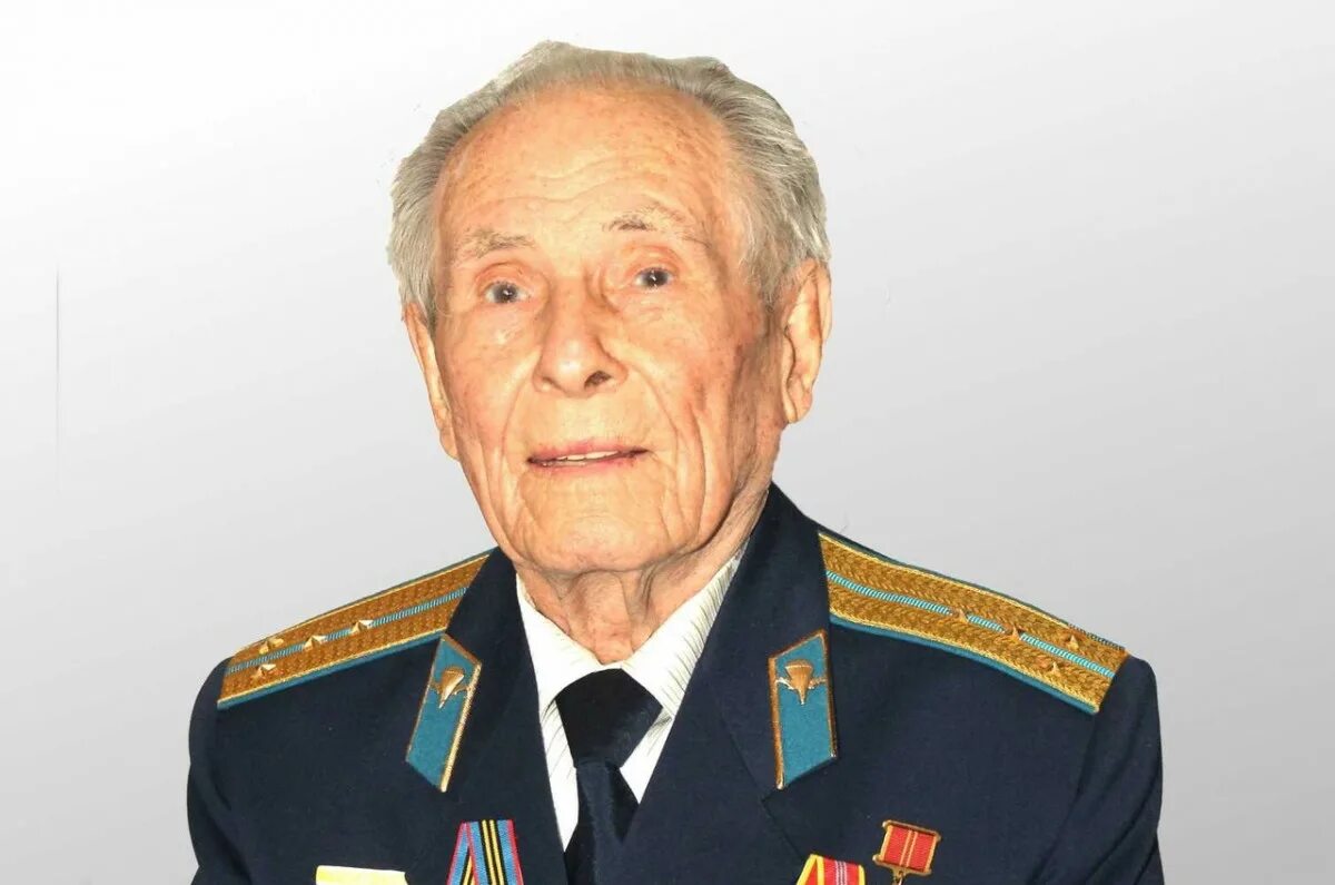 Священник арзамаса. Граждане нижегородские начинал так бессмертный. Граждане нижегородские начинал так бессмертный. Фото для бессмертного полка. Газманов бессмертный.