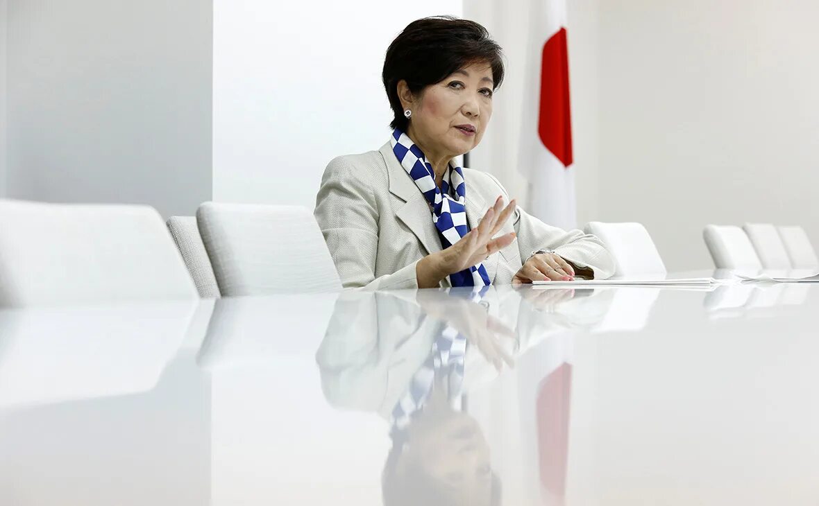 Юрико Коикэ. Губернатор Токио. Губернатор Токио Японии женщина. Юрико Коикэ губернатор Токио Эстетика.
