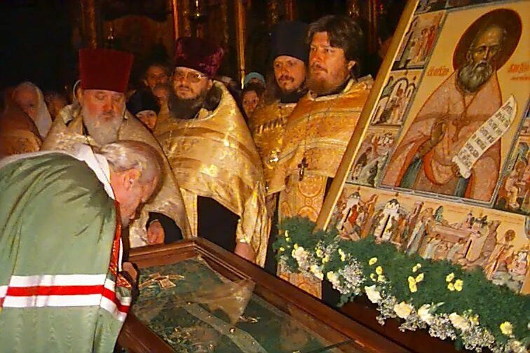 Храм святой матроны в москве. Обретение мощей свт. Алексий московский мечев храм. Матрона московская покровский монастырь. Храм матроны московской в москве метро.