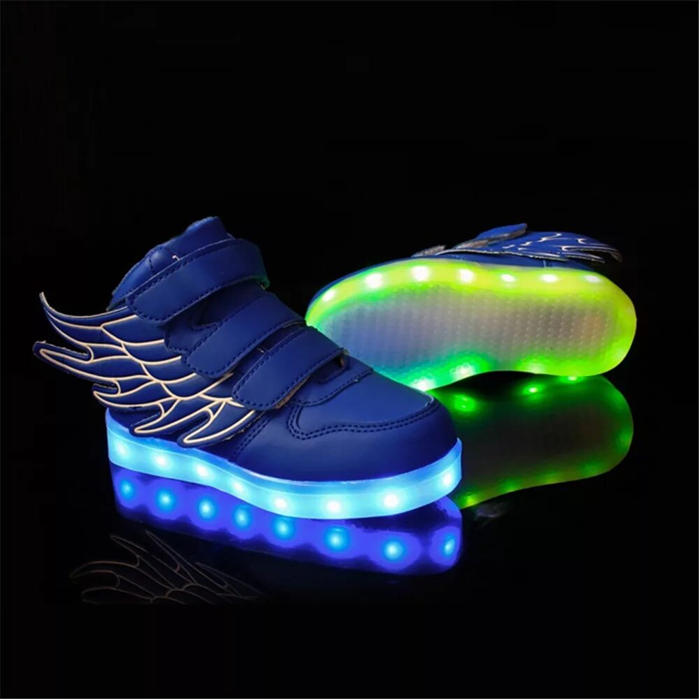 Кроссовки со светящейся подошвой для девочек. Кроссовки со светящейся подошвой. Светящиеся ботинки. Кровки со светящейся подошвой. Светящиеся кроссовки адидас детские usb.