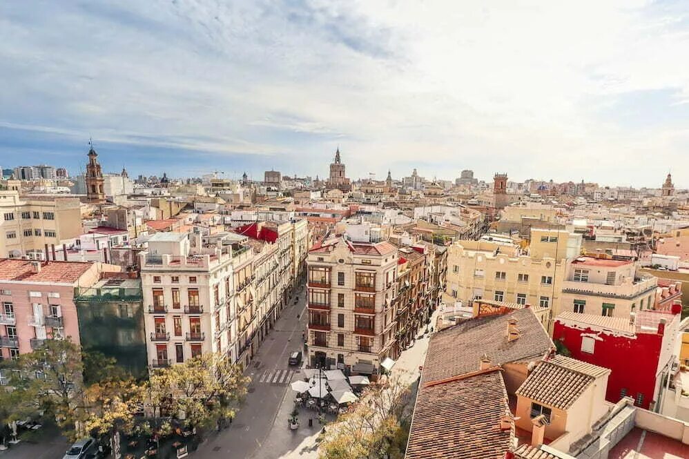 Валенсия это где. Валенсия город в Испании. Столица Валенсии в Испании. Столица Валенсии ивщ. Валенсия Испания население.