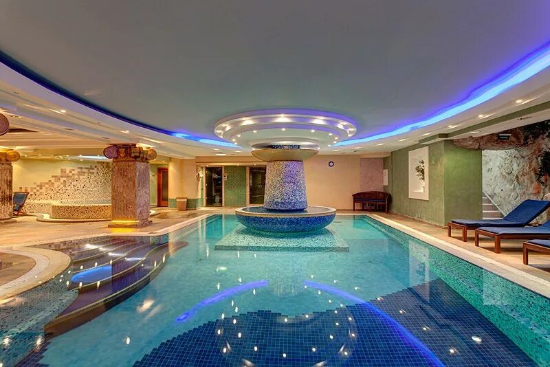 Wellness spa москва. Огромный бассейн в москве. Wellness nebo москва сити. Велнес клуб небо москва сити. Golden mile хилков пер.