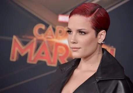 Halsey слушать