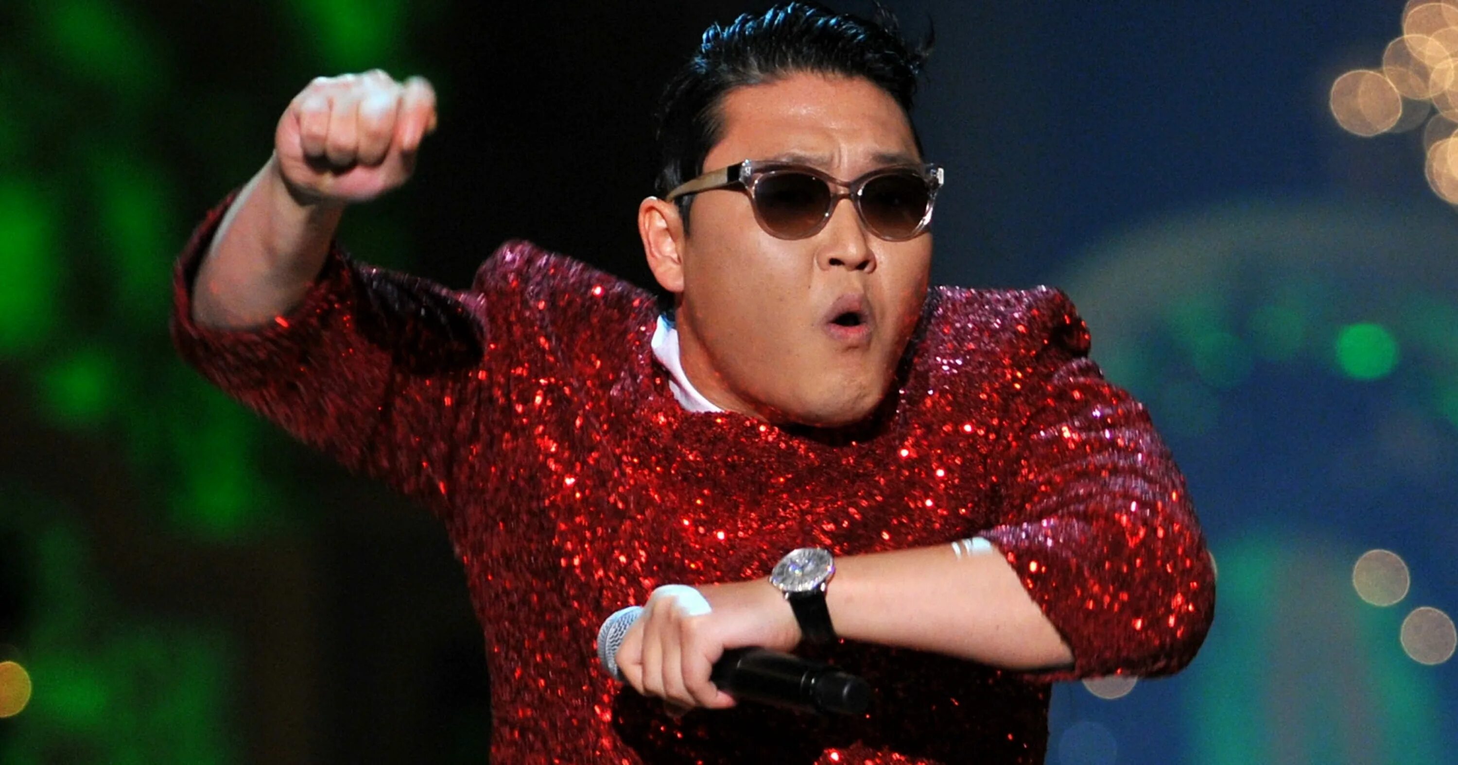 Psy 2020 певец. Psy русский перевод. Псай 2012. Кореец псай. Рэпер psy.