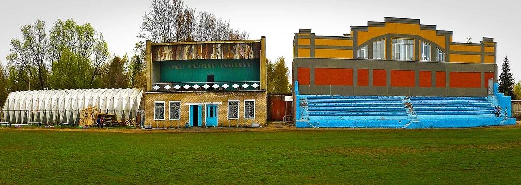 Производство родники. Стадион Родники Ивановская область. Парк Победы Родники Ивановская. Стадион труд Родники. Ивановская область город Родники парк.