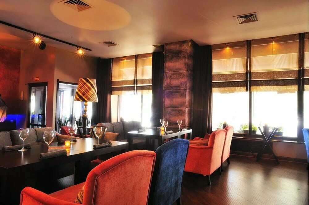Ресторан лаунж новороссийск. Lounge новороссийск. Новороссийск, ул. Lounge новороссийск. Lounge cafe новороссийск.