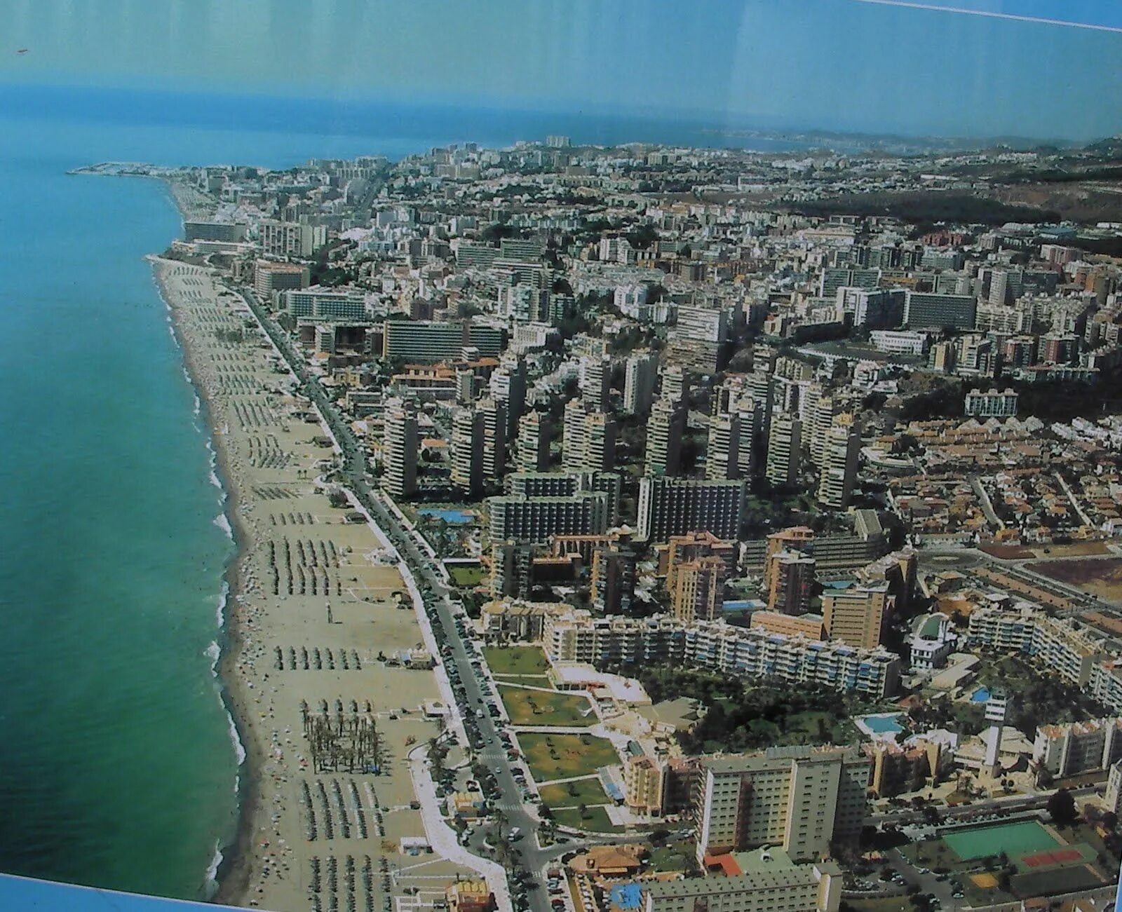Torremolinos испания. Коста-дель-соль в торремолиносе. Torremolinos испания. Torremolinos. Torre molinos торремолинос.