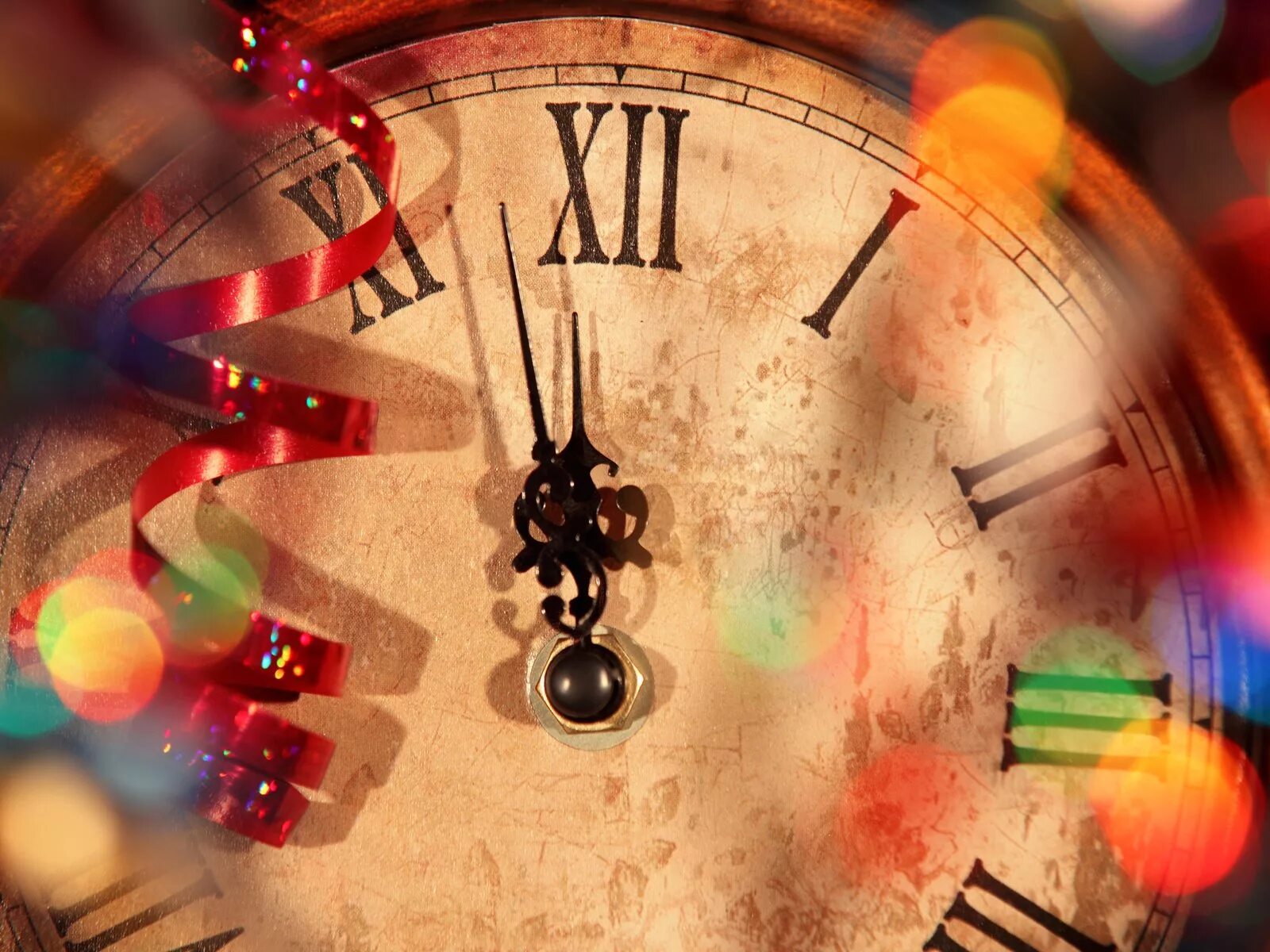 Игра новые часы. Часы новогодние. Красивые новогодние часы. Новогодние куранты. Часы 12 бьют.