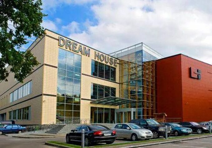дрим тим хаус дом снаружи. дримхаус. ооо ук дримхаус. дримхаус. 85/1 тц дрим хаус.