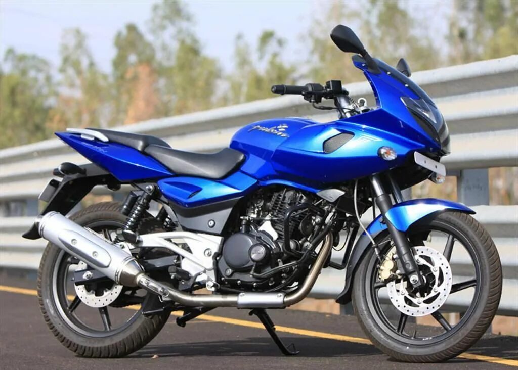 Bajaj pulsar. Bajaj Pulsar 220f. Bajaj Pulsar 220. Bajaj 220 f. Мотоцикл Пульсар 220.