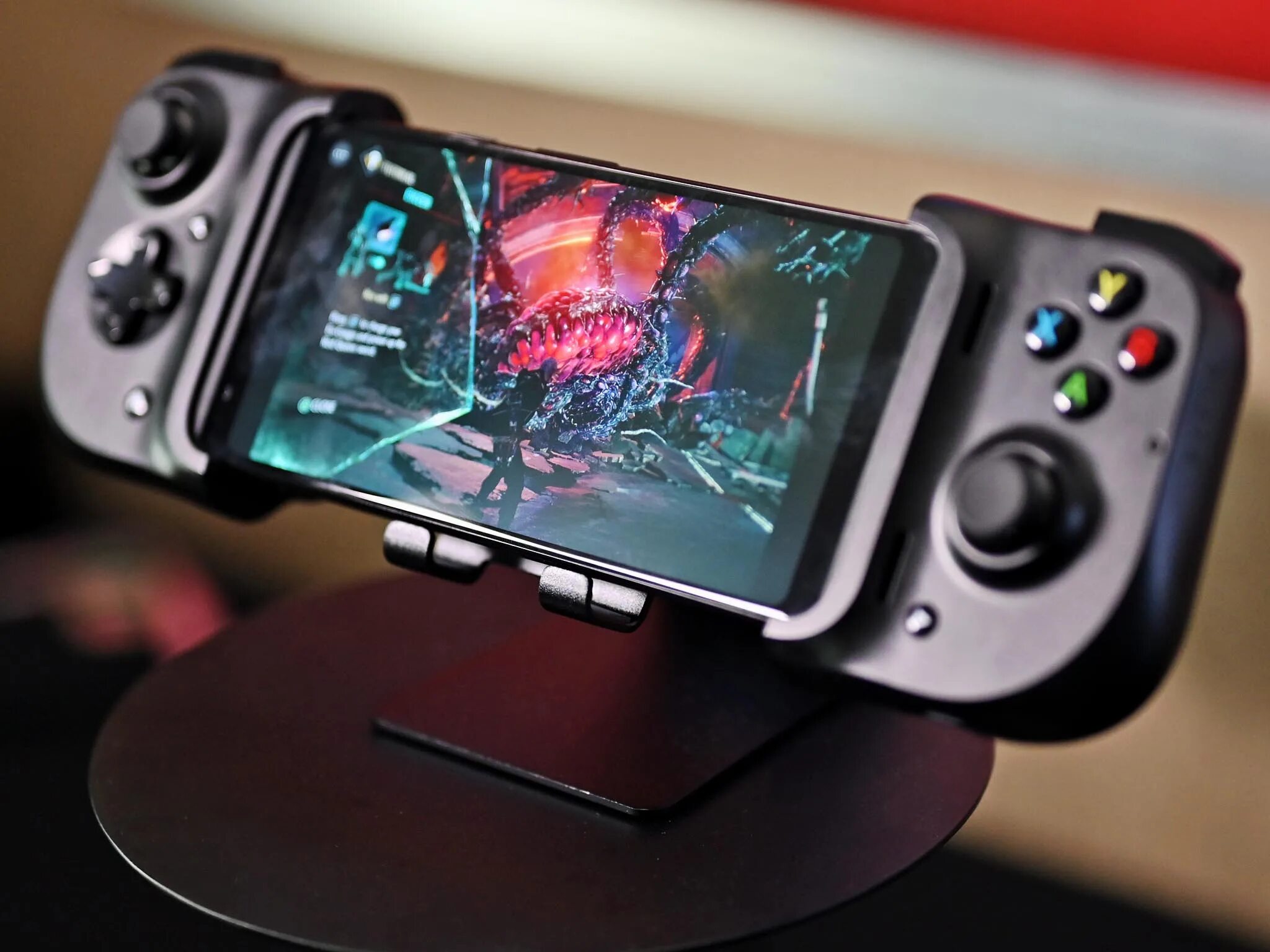 Лучшая игровая консоль. Игровой контроллер Razer Kishi. Nintendo Switch Razer. Razer Kishi mobile game Controller. Razer Kishi iphone.