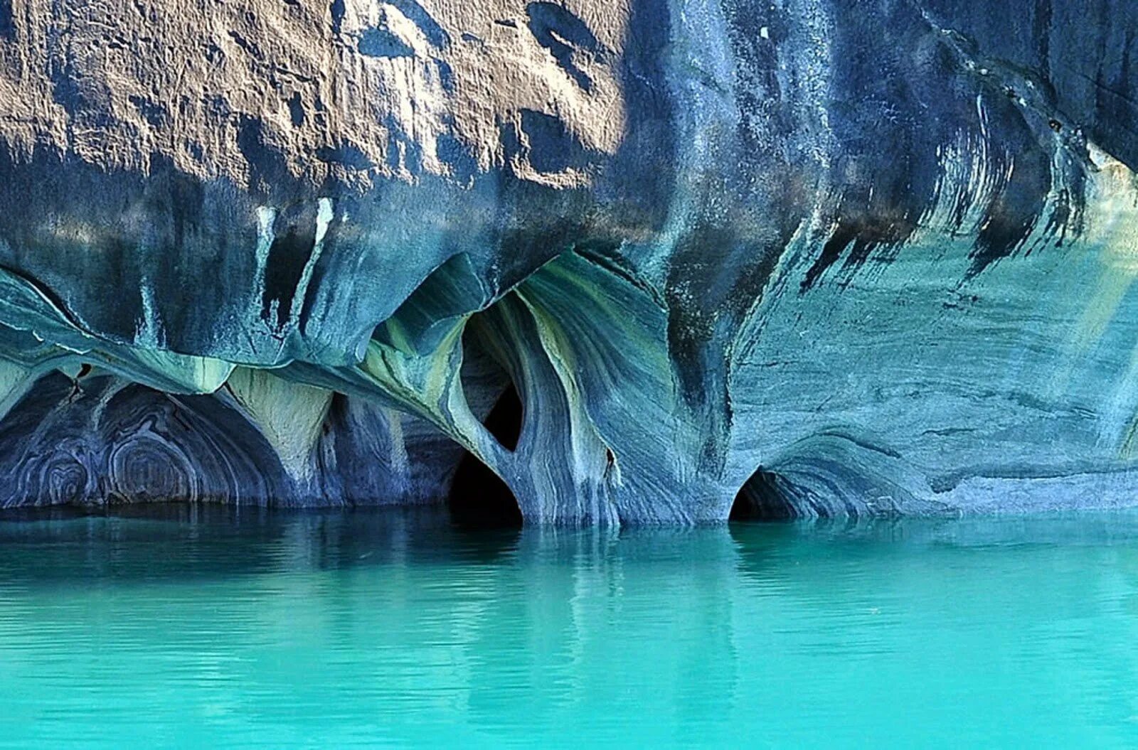 Самое красивое что есть на земле. Мраморные пещеры Патагонии. Мраморные пещеры Чиле-Чико. Озеро Хенераль Каррера. Мраморные пещеры озера Хенераль Каррера.