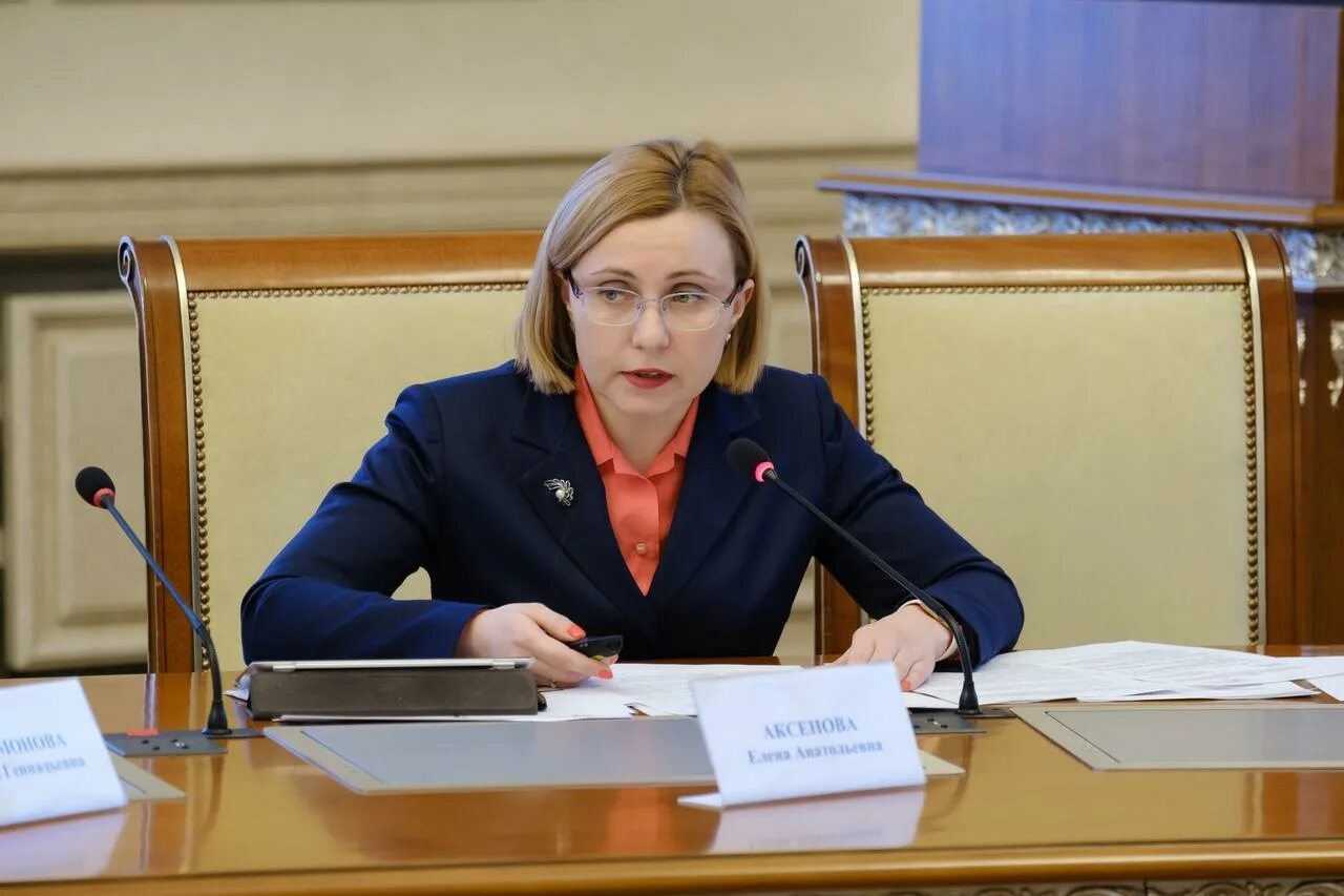 Аксенова минздрав новосибирск. Аксенова зам министра здравоохранения новосибирской. Аксенова новосибирск зам министра. Заместитель министра здравоохранения нсо. Аксенова новосибирск зам министра.