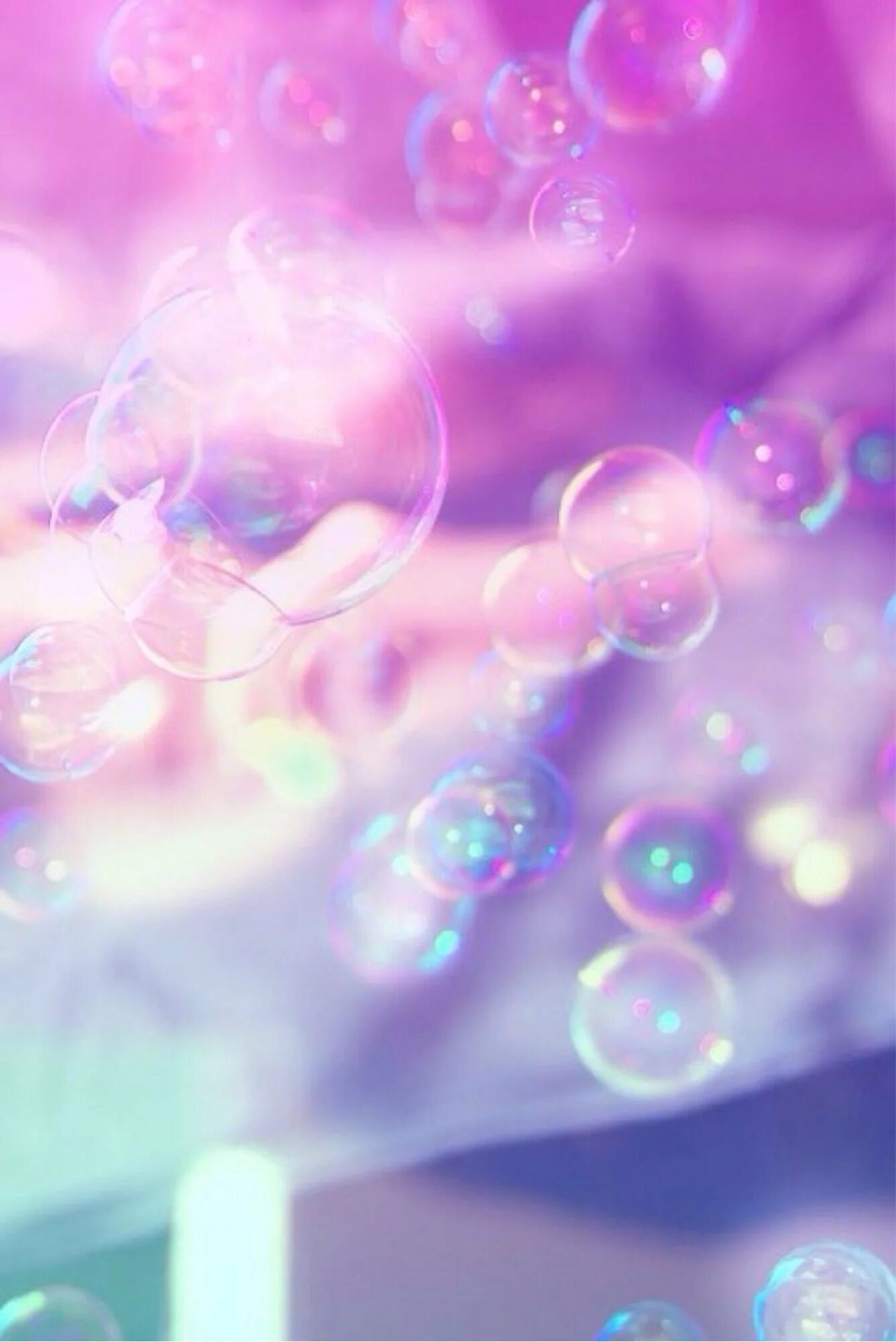Розовые пузыри. Фон мыльные пузыри. Розово фиолетовый фон. Фиолетовый фон с пузырями.