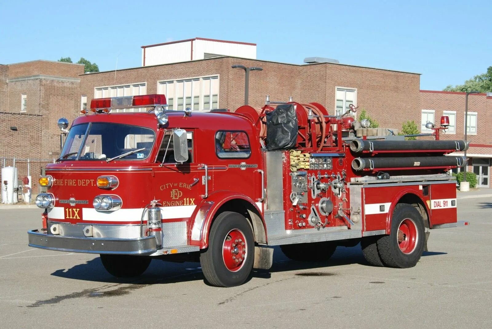 Пожарная машина American LAFRANCE. Пожарная машина Форд ф 600. Форд ф 600 пожарный автомобиль. АПС пожарная машина.
