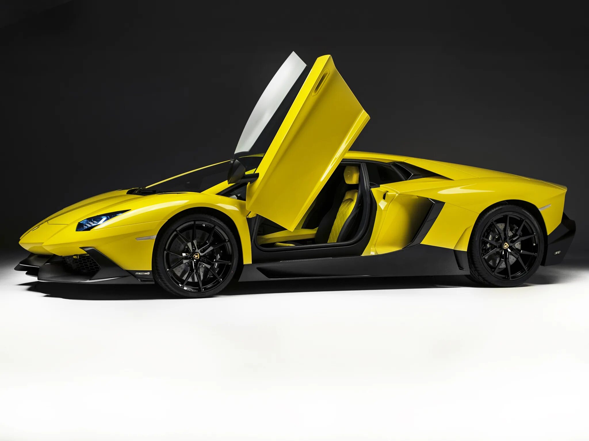 Automobili lamborghini характеристики. Automobili lamborghini характеристики. Создатель ламборджини. Ламборгини хуракан карбон. Lamborghini murcielago lp640-4 sv.