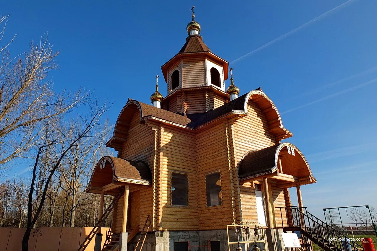 Шахты храм смоленской иконы божией матери. Храм часовня островцы. Храм рудник. Храм рудник. Новая церковь в мурманске.
