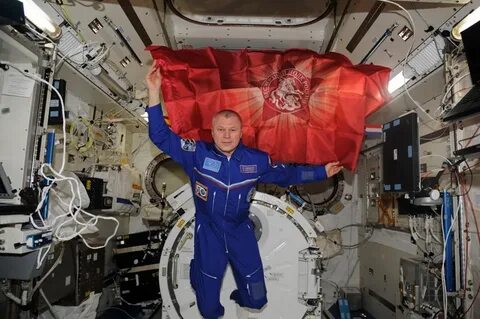 Космонавтом новицким