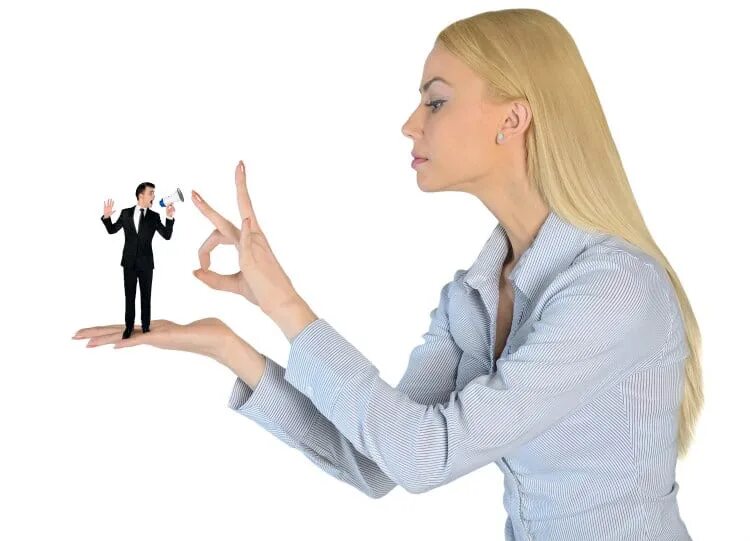 Женщина пальцем мужчину видео. Человек держит. Человек держит маленького человека. Мельчают люди. Бизнес на пальцах.