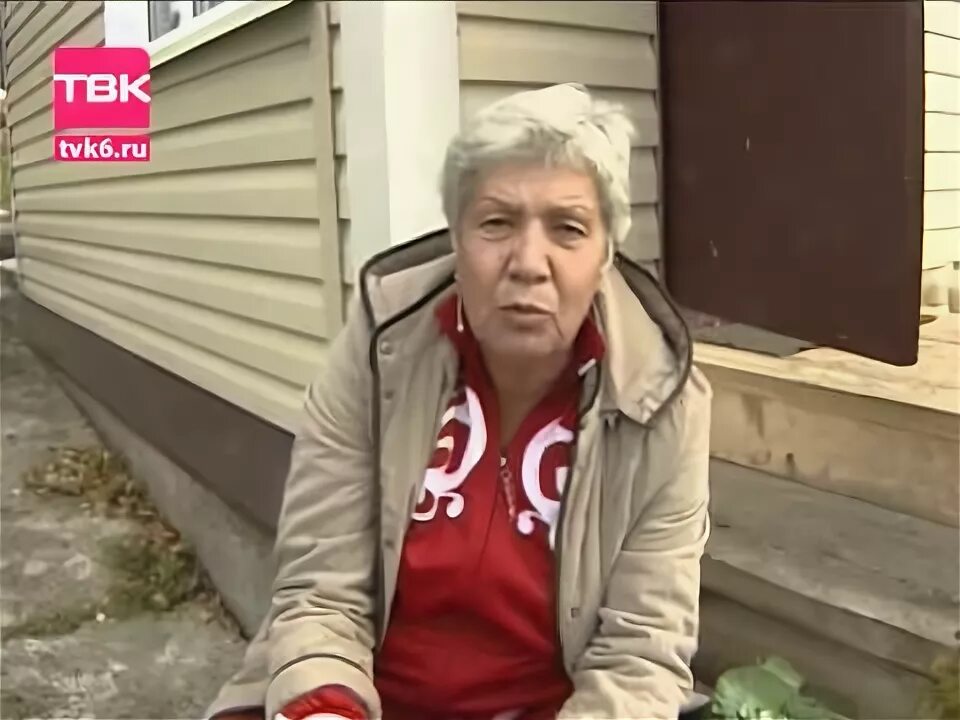 Огородных девиц с тетей таней. Институт огородных тетя таня. тетя таня ухаживпнмза капустой. хлам от тети тани. тетя таня фильм 2025.