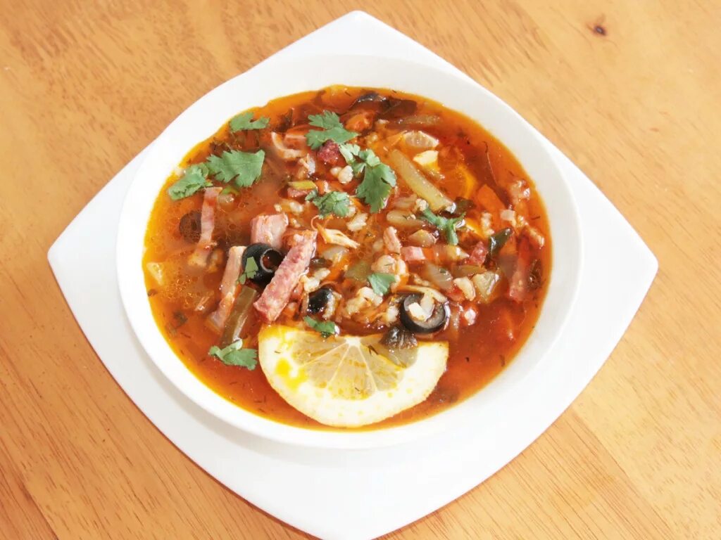 Солянка сборная рецепт с колбасой и солеными. Солянка. солянка сборная. солянка фото без фона. солянка на белом фоне.