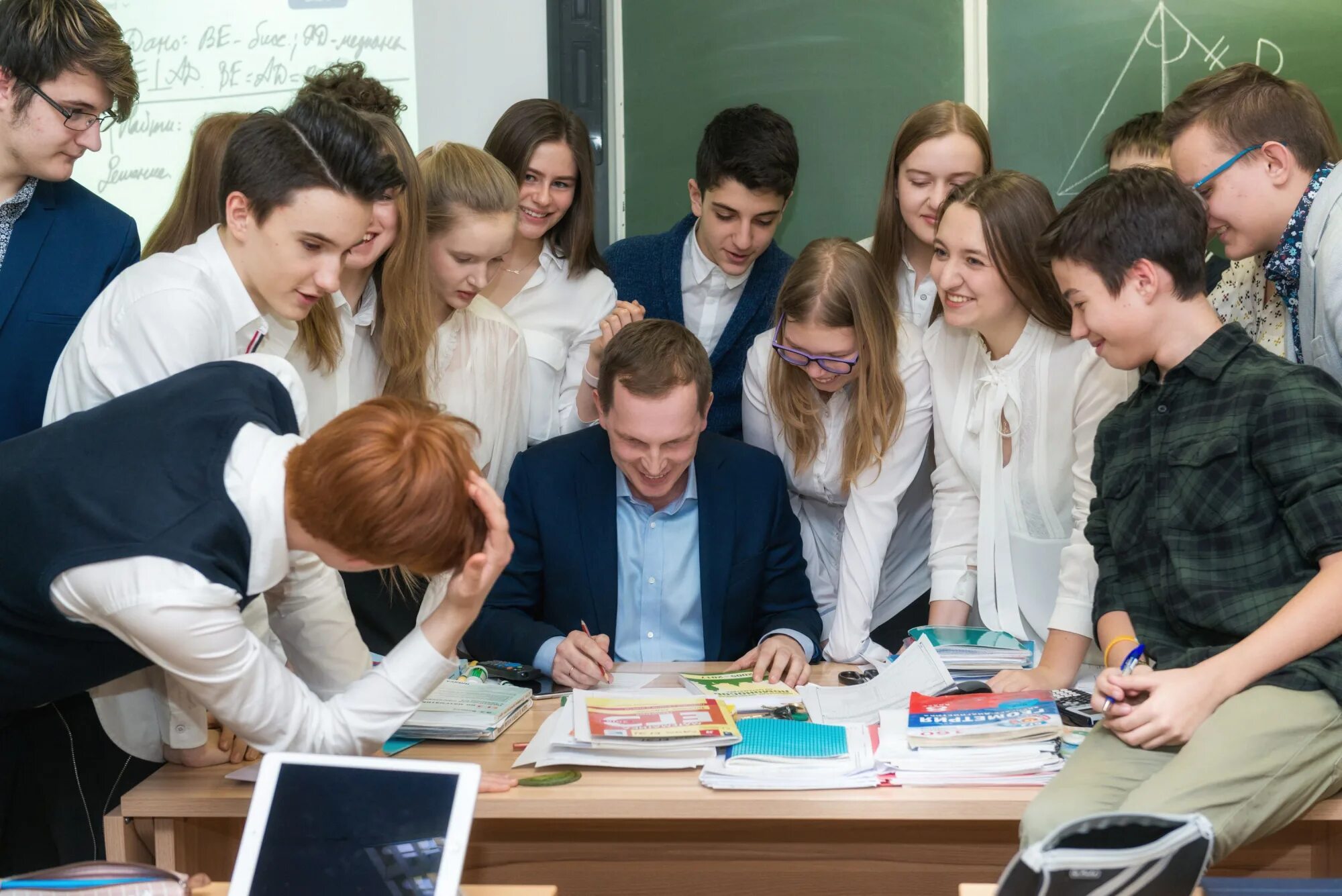 Классный руководитель устроившего