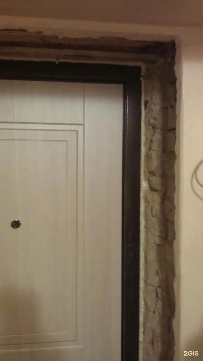 Установка откосов входной двери в квартире. Откосы входной двери. отделка откосов входной двери. откосы дверного проема. дверные откосы на входную дверь.