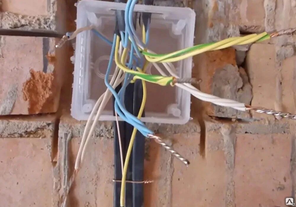 Как установить распределительную коробку