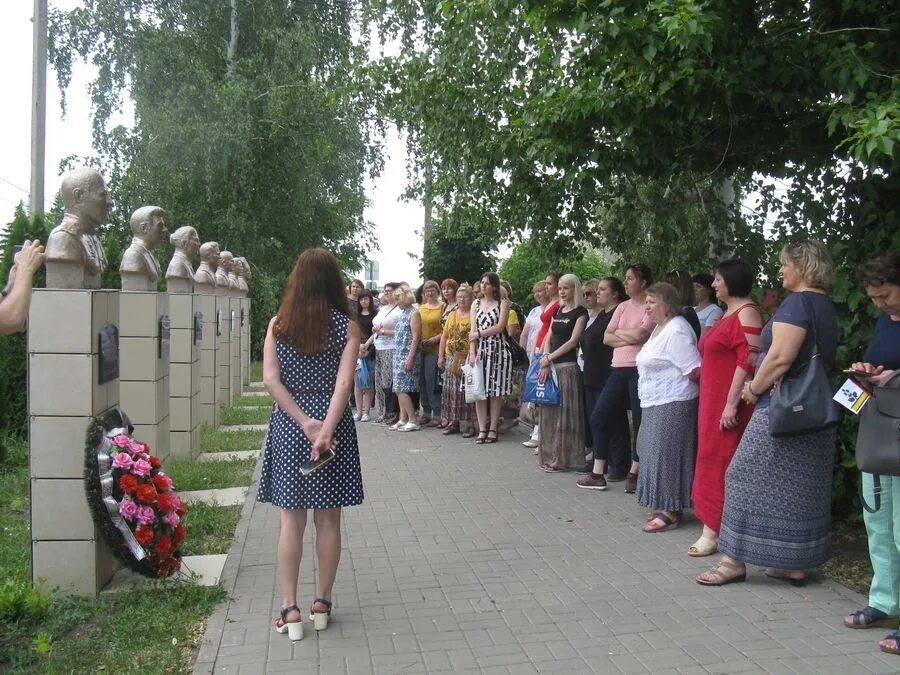 Погода колбино репьевского. Репьёвка Воронежская область. Воронежская область Репьевский район с Репьевка. Аллея героев Репьевка Воронежская область. День села 2023 в Репьевке Воронежской области.