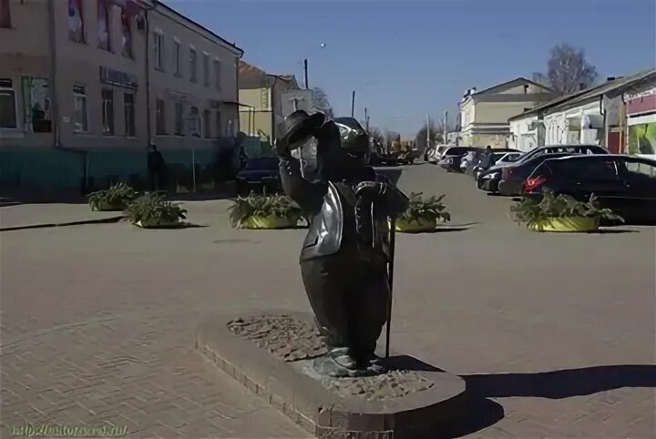 Вакансии в бобруйске на сегодня бобр бай. Памятник бобру в Бобруйске. Бобруйск бобры скульптура. Бобруйск статуи Бобров. Статуя бобра в Бобруйске.