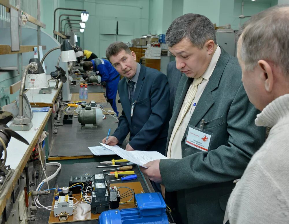 машзавод 1 мая киров. вакансия завод имени кирова. тульский машзавод. завод сельмаш киров. вакансия завод имени кирова.