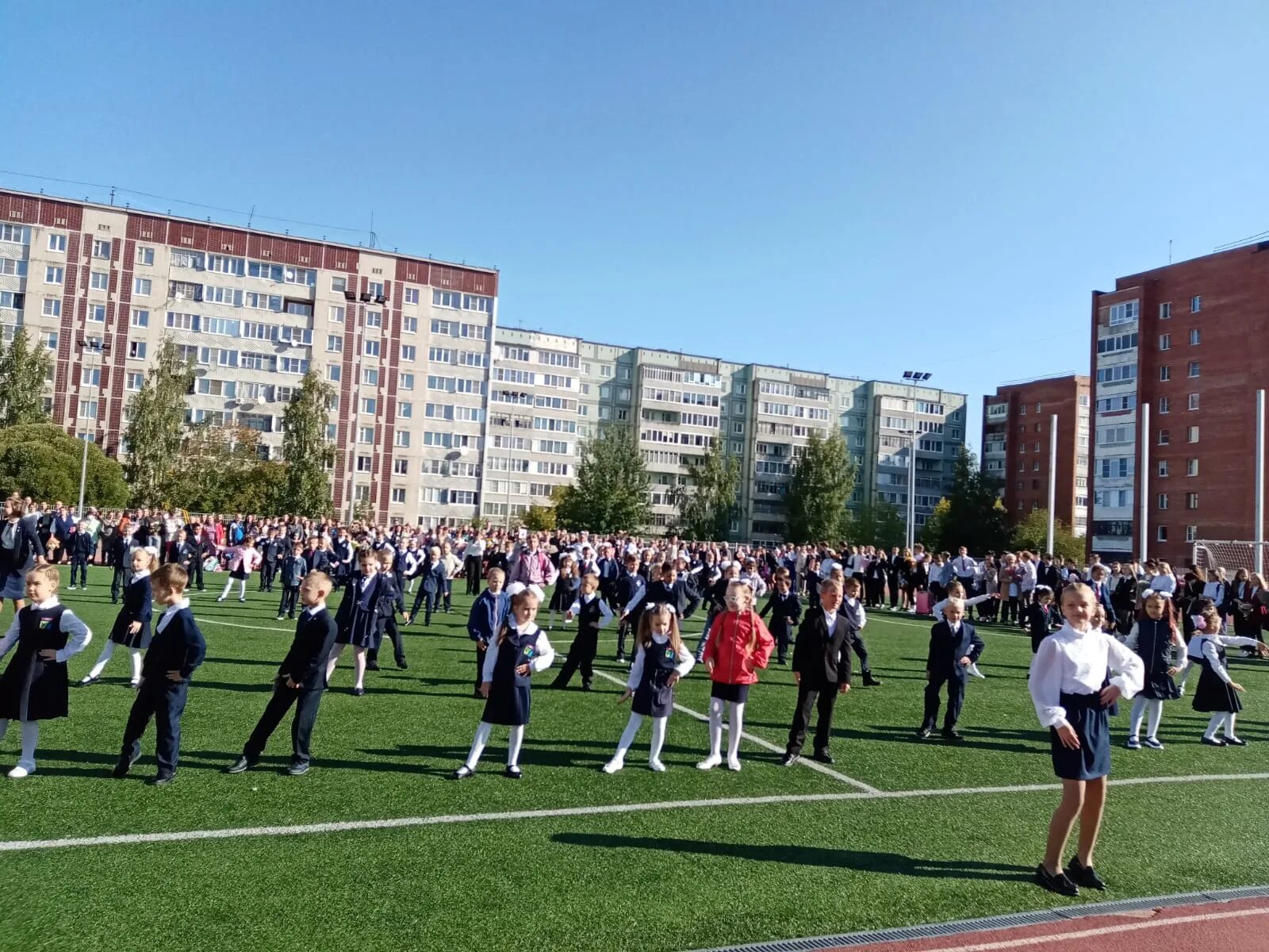Сосновый бор город школа 2. 4 школа сосновый бор. Сосновый бор школы отзывы. Ленинградская 2 сосновый бор. Школа 9 сосновый бор ленинградская область.