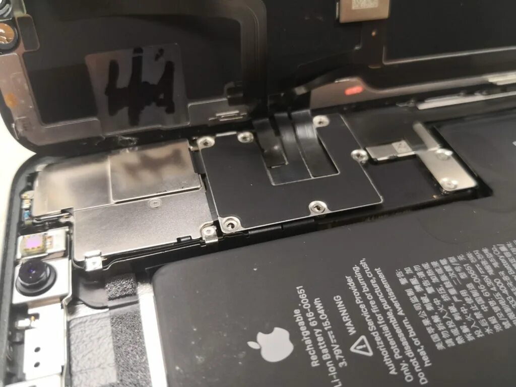 Замена стекла iphone 11 pro. Дисплей iphone 11 pro max оригинал. шлейф батареи ipad 2. шлейф аккумулятора айфон 10. дисплей на айфон 11 замена воронеж.
