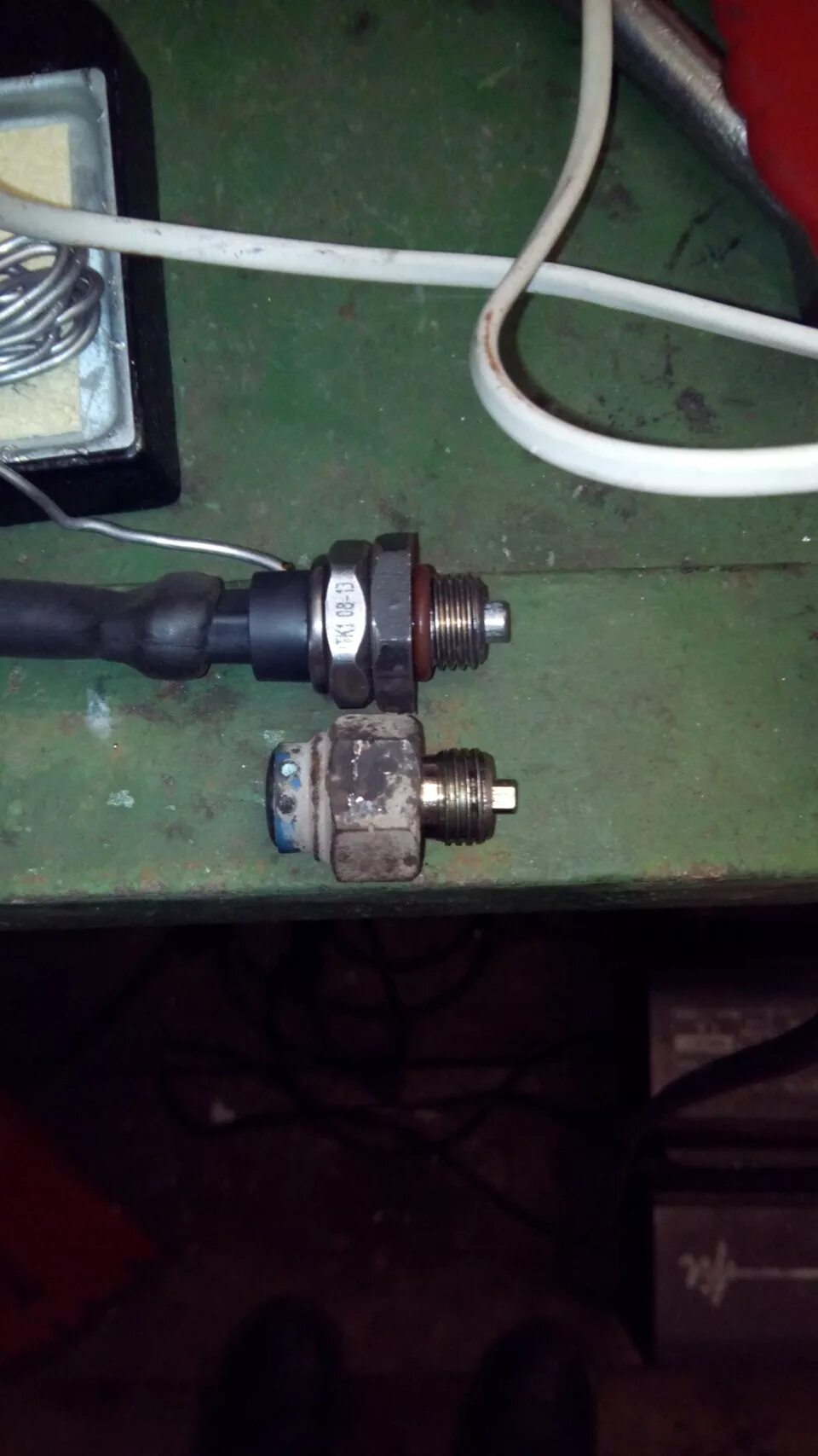 Датчик включения 4wd suzuki jimny. 2 дизель. Датчик 4wd jimny. Датчик 4x17. Датчик включения полного привода сузуки сх4.